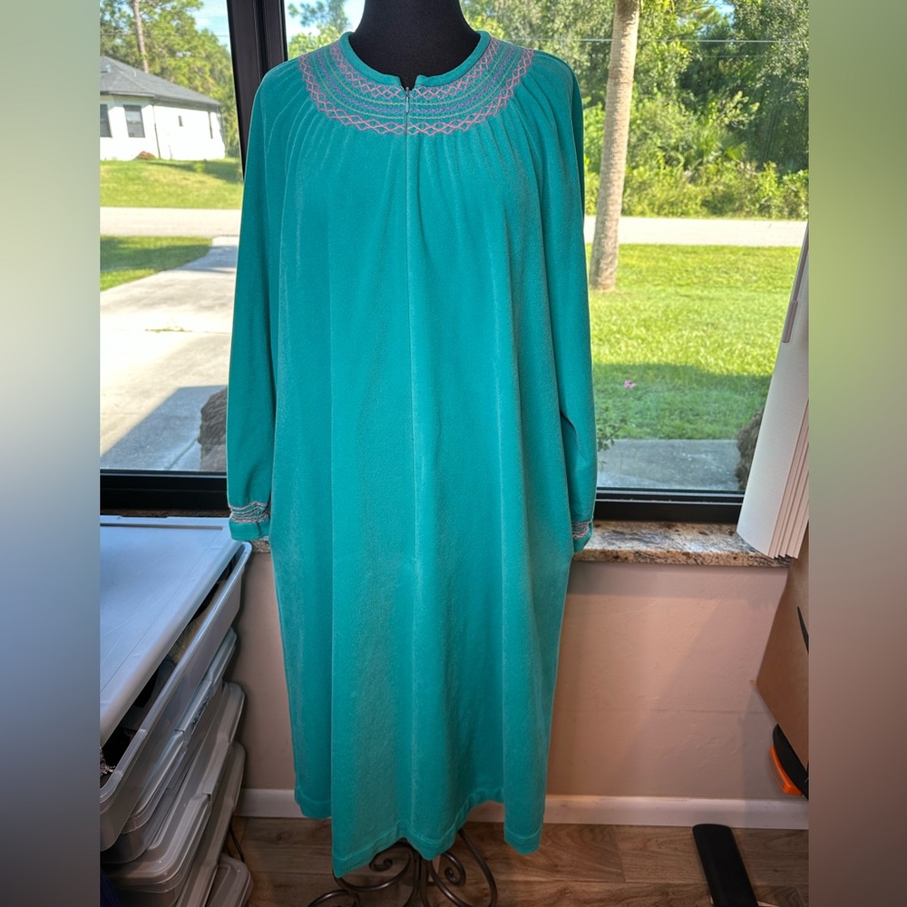 Vanity Fair Vintage Turquoise Long Velour Sleepwear Zipper Pockets Size Large